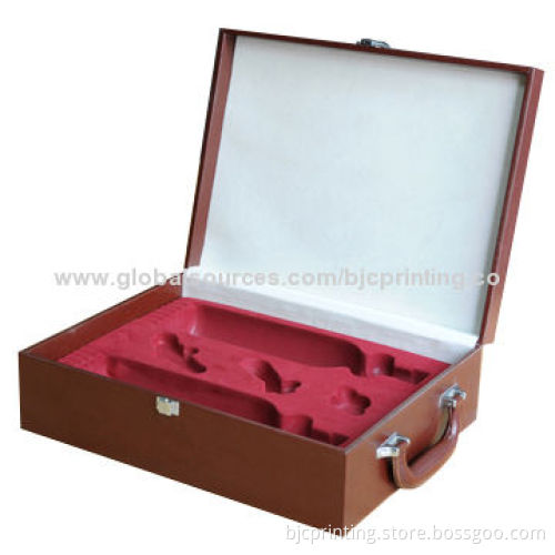 Heavy-duty wooden box for game sets